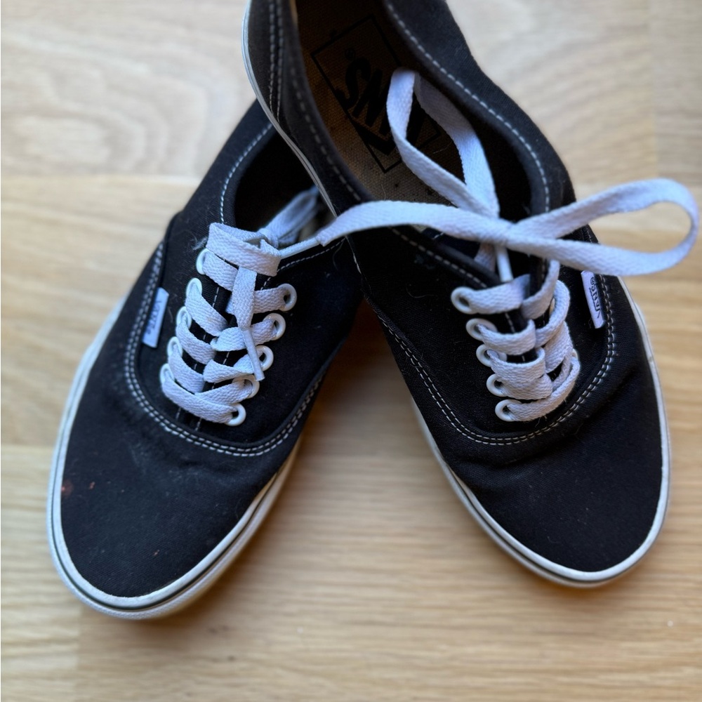 Vans Black and White Sneakers | Women Sz 8 | Mean Sz 6.5